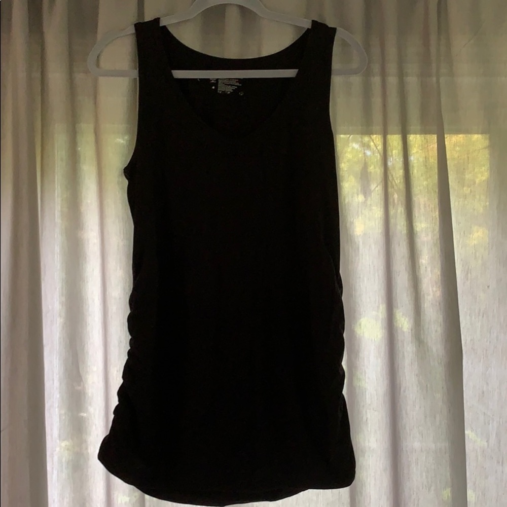 Maternity sleeveless T-shirt